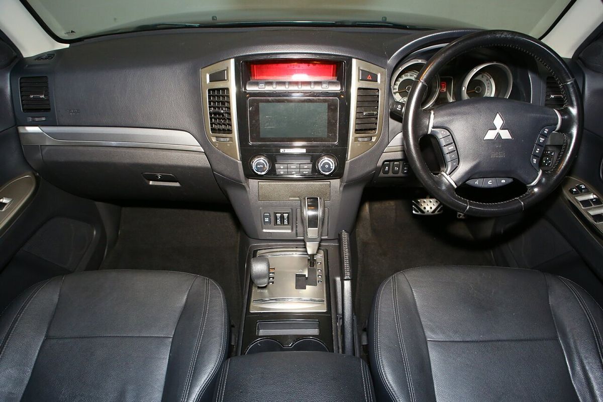 2020 Mitsubishi Pajero Exceed NX