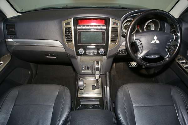 2020 Mitsubishi Pajero Exceed NX