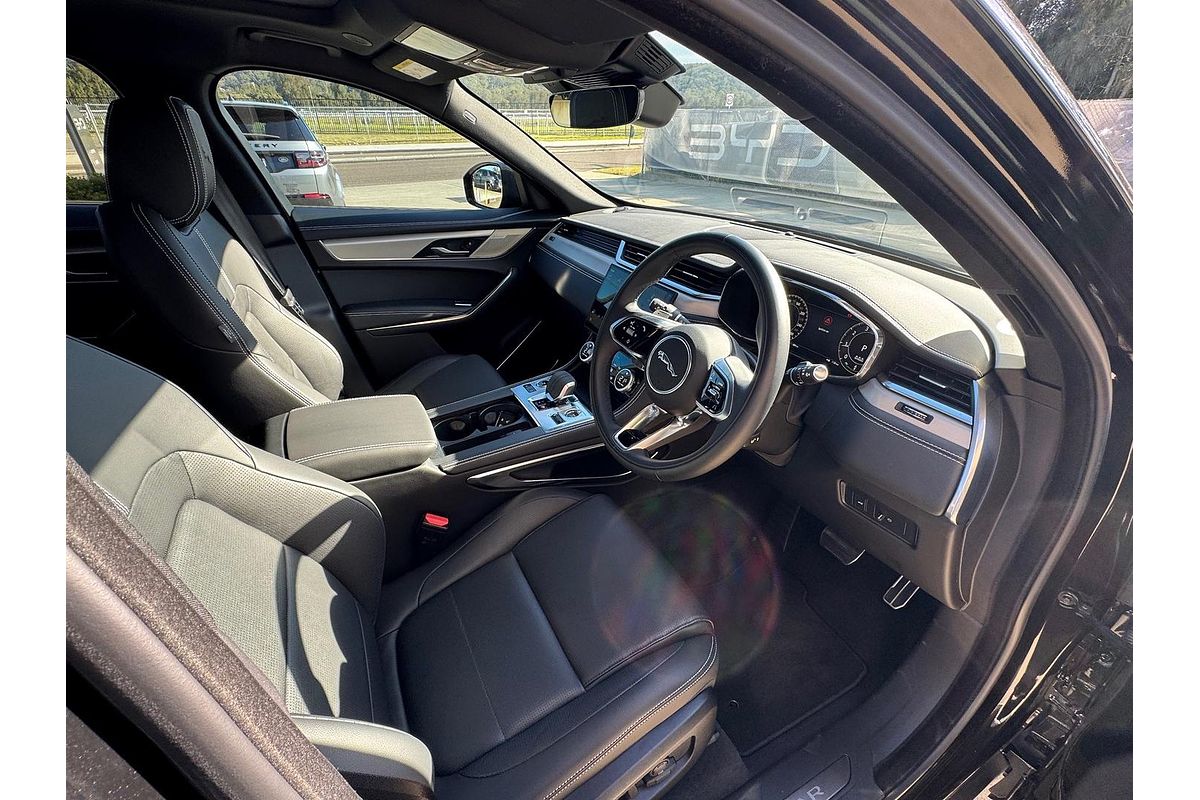 2024 Jaguar F-PACE P250 R-Dynamic SE X761