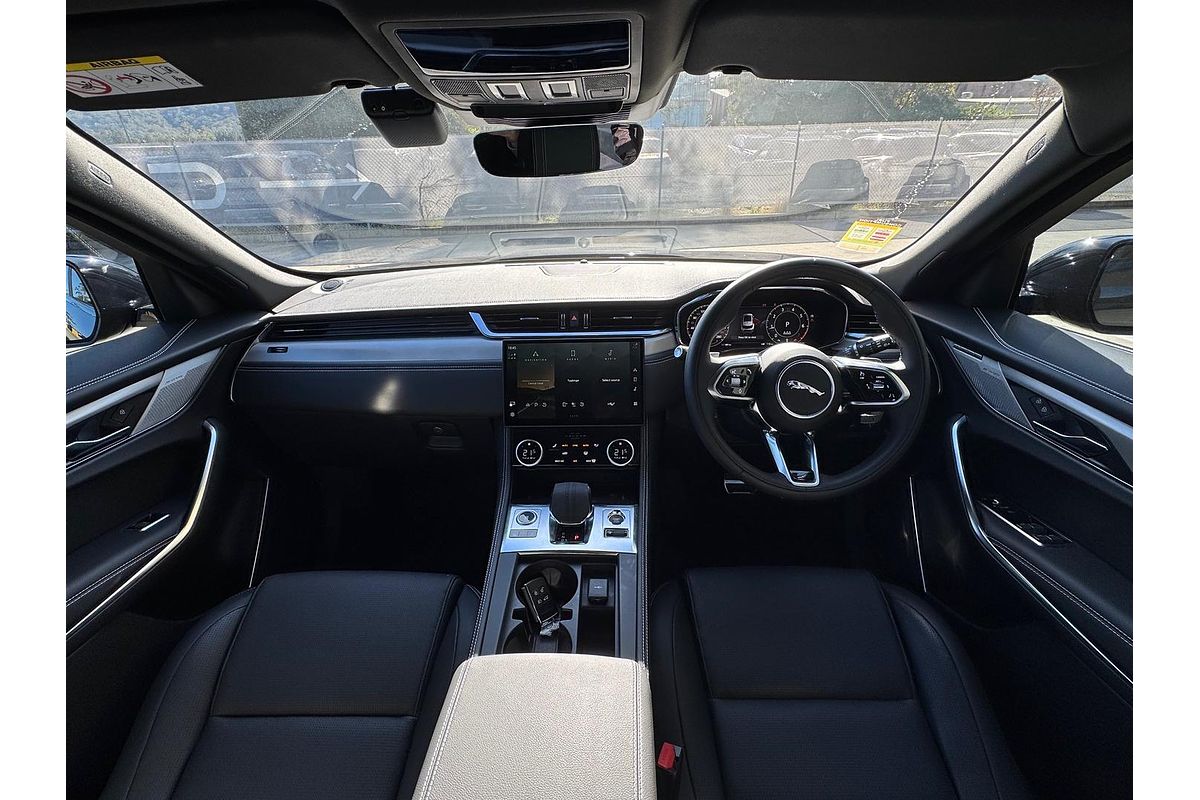 2024 Jaguar F-PACE P250 R-Dynamic SE X761
