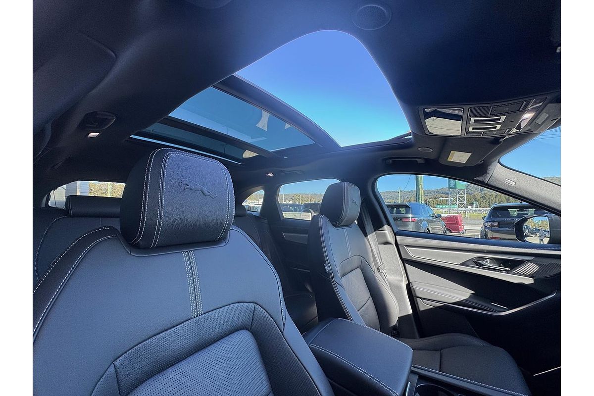 2024 Jaguar F-PACE P250 R-Dynamic SE X761