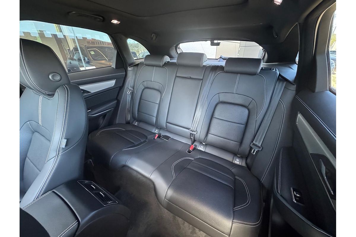 2024 Jaguar F-PACE P250 R-Dynamic SE X761