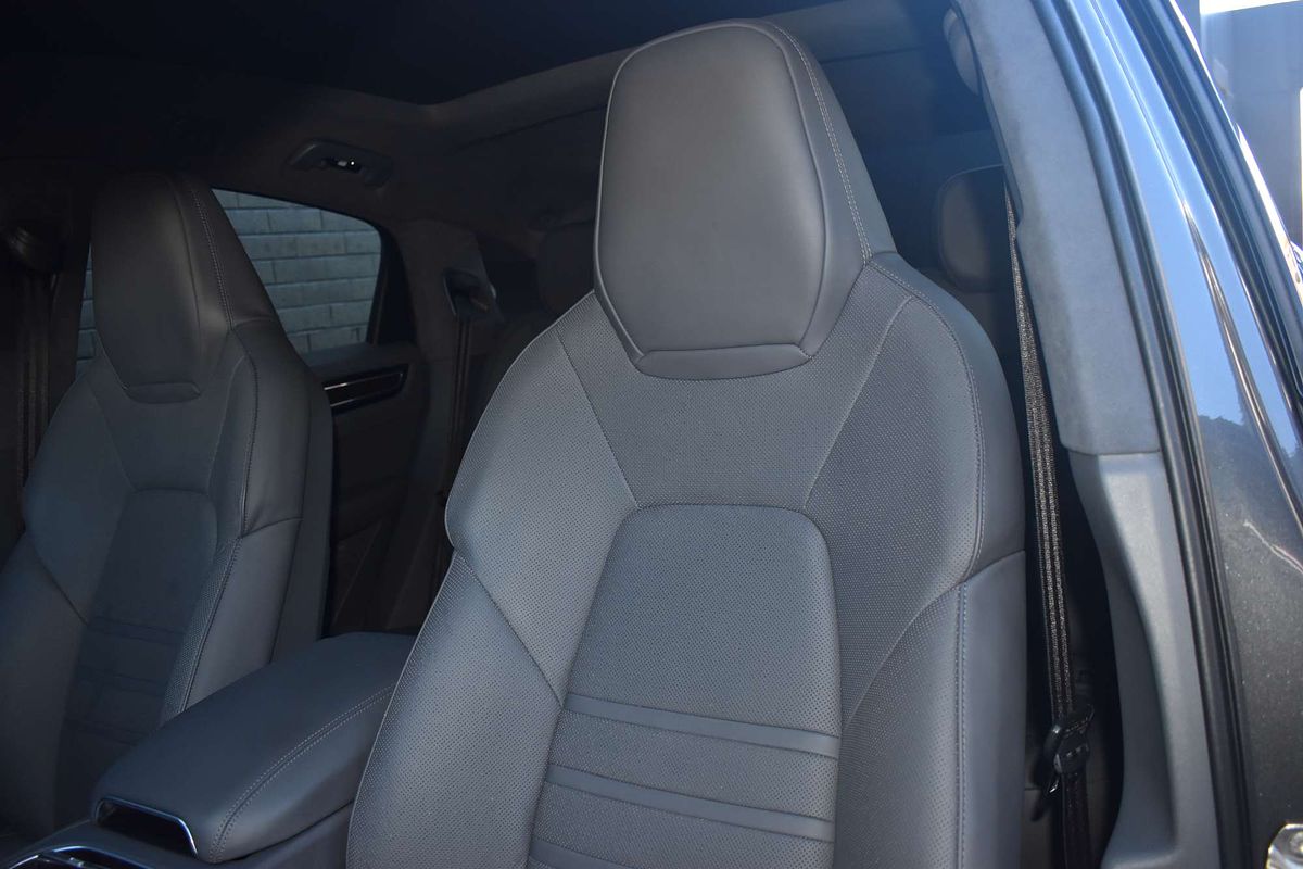 2022 Porsche Cayenne GTS 9YB
