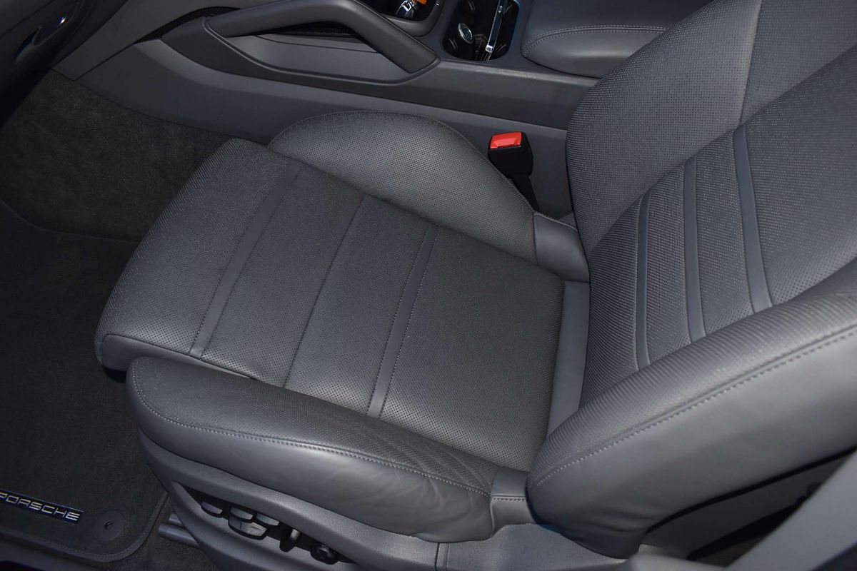 2022 Porsche Cayenne GTS 9YB