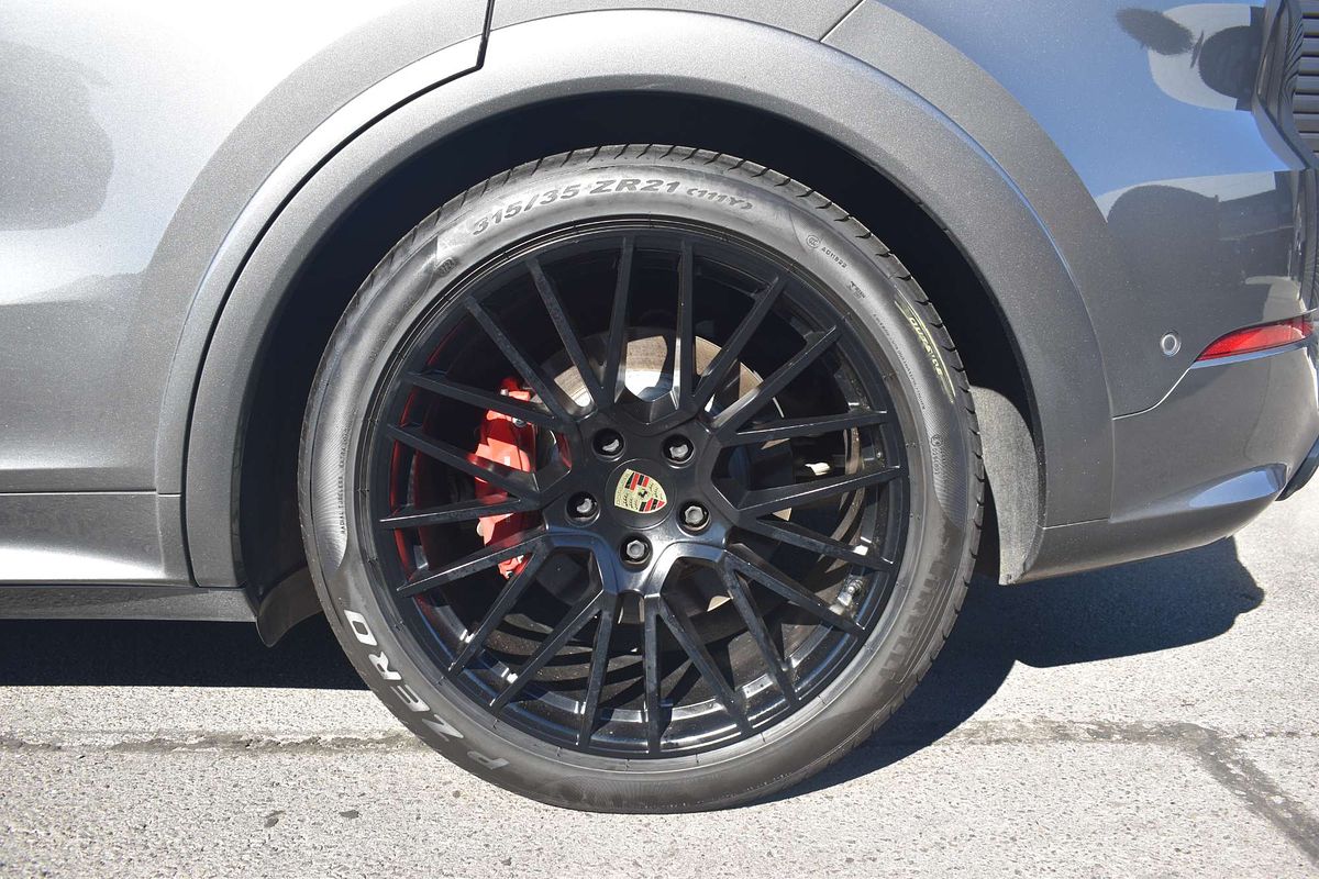 2022 Porsche Cayenne GTS 9YB