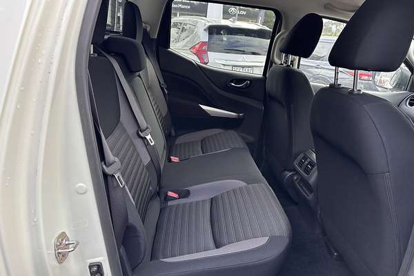 2024 Nissan Navara ST D23 4X4