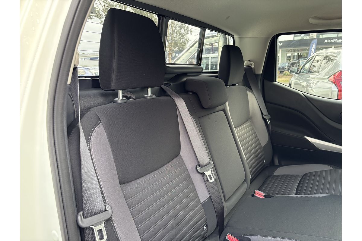 2024 Nissan Navara ST D23 4X4