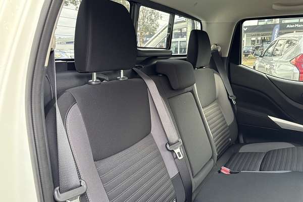 2024 Nissan Navara ST D23 4X4