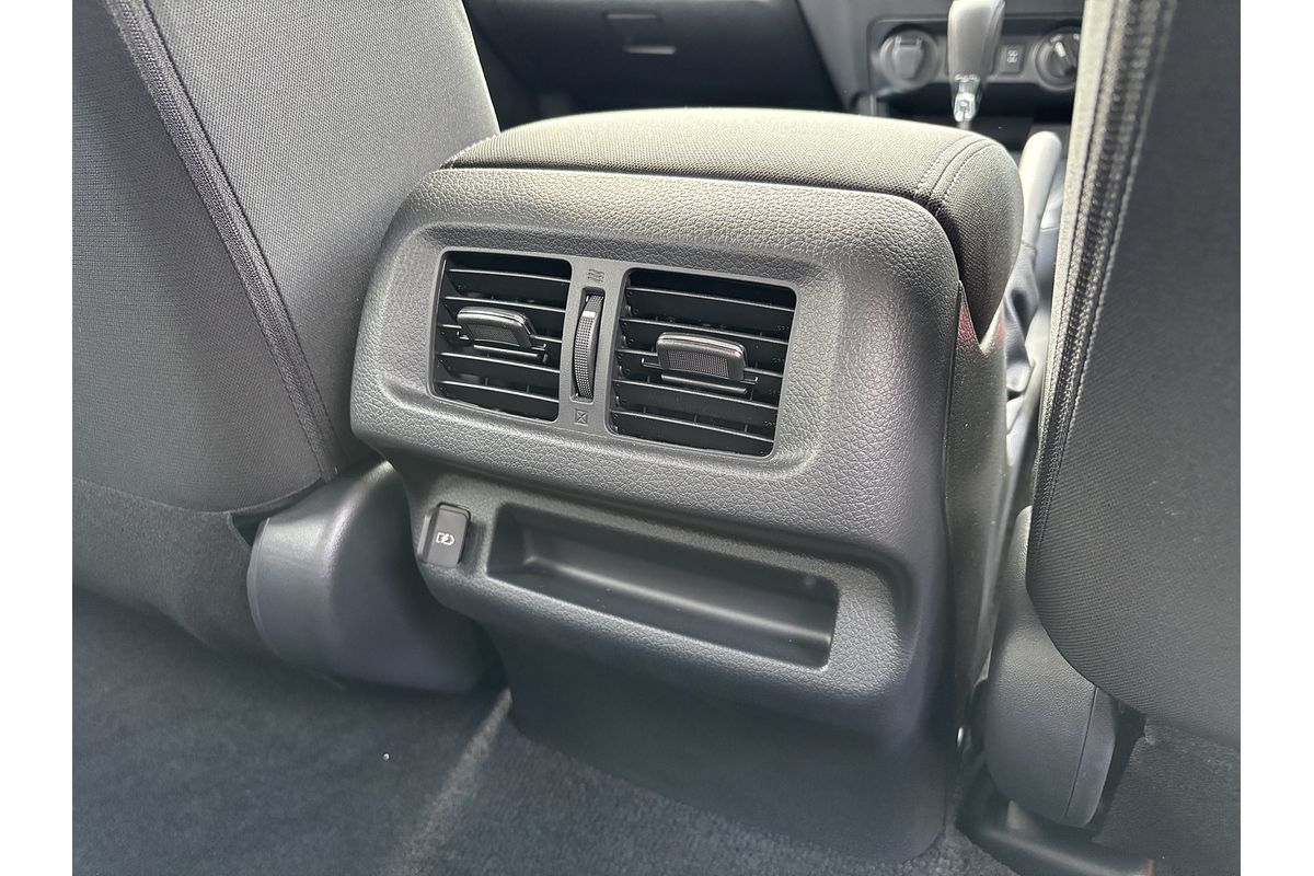 2024 Nissan Navara ST D23 4X4