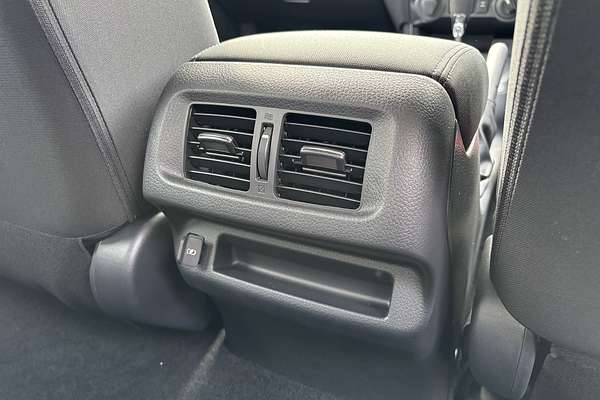 2024 Nissan Navara ST D23 4X4