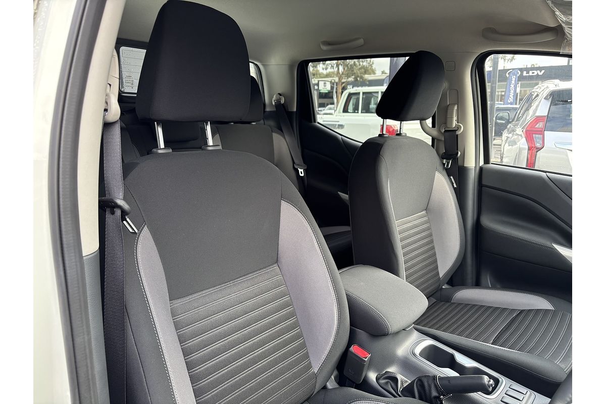 2024 Nissan Navara ST D23 4X4