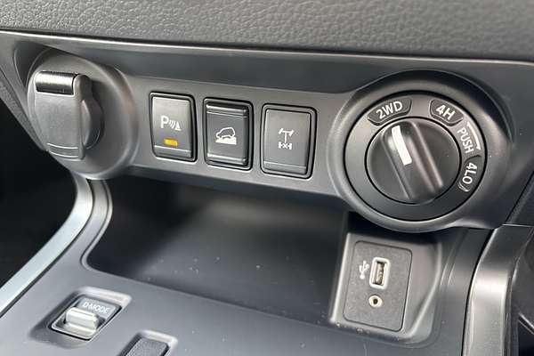 2024 Nissan Navara ST D23 4X4