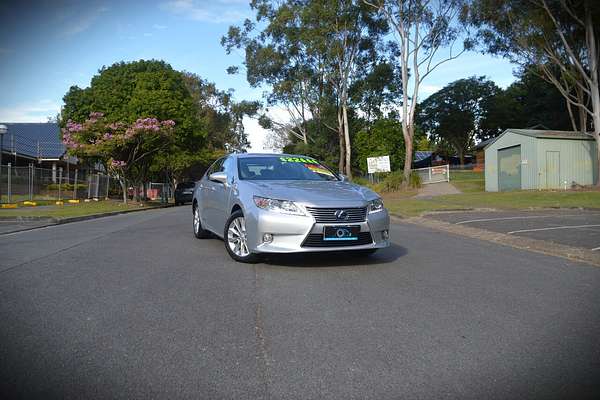2013 Lexus ES ES300h Luxury AVV60R