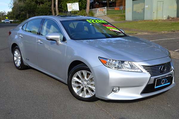 2013 Lexus ES ES300h Luxury AVV60R