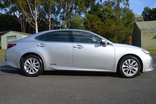 2013 Lexus ES ES300h Luxury AVV60R