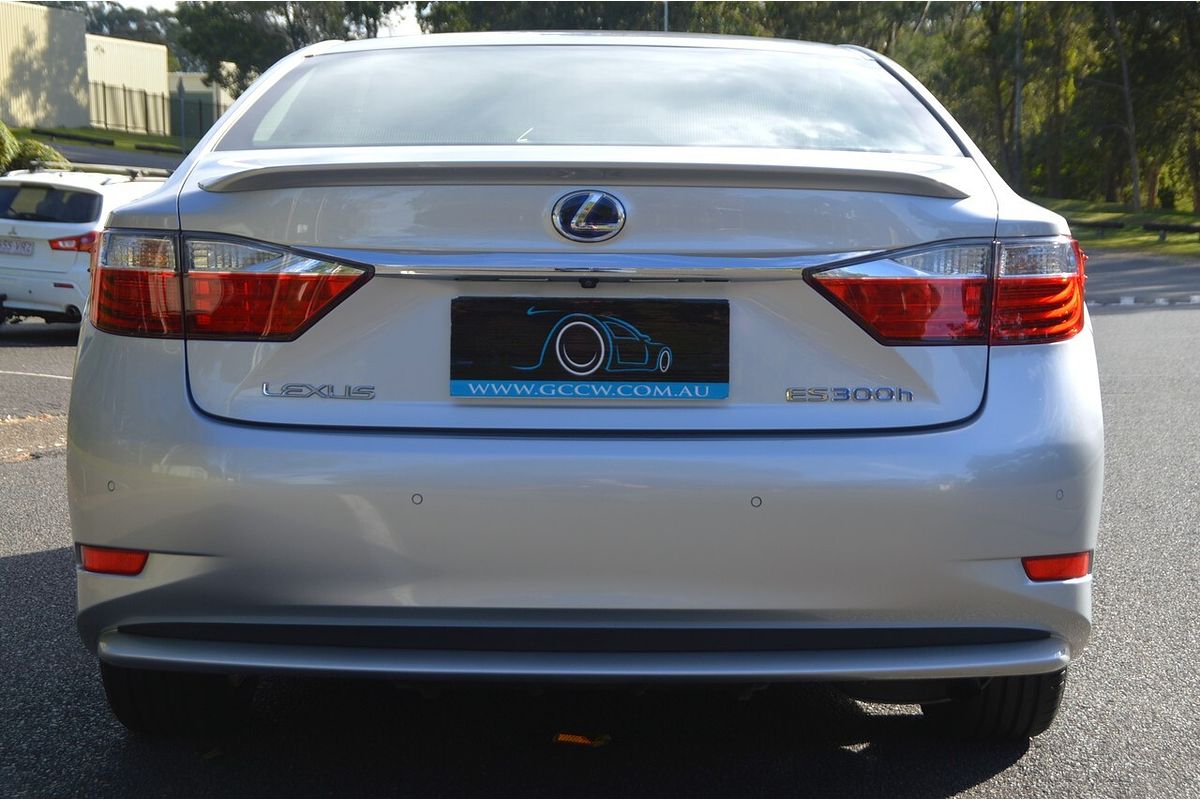 2013 Lexus ES ES300h Luxury AVV60R