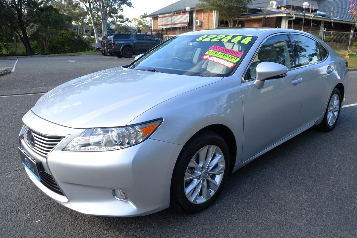 2013 Lexus ES ES300h Luxury AVV60R