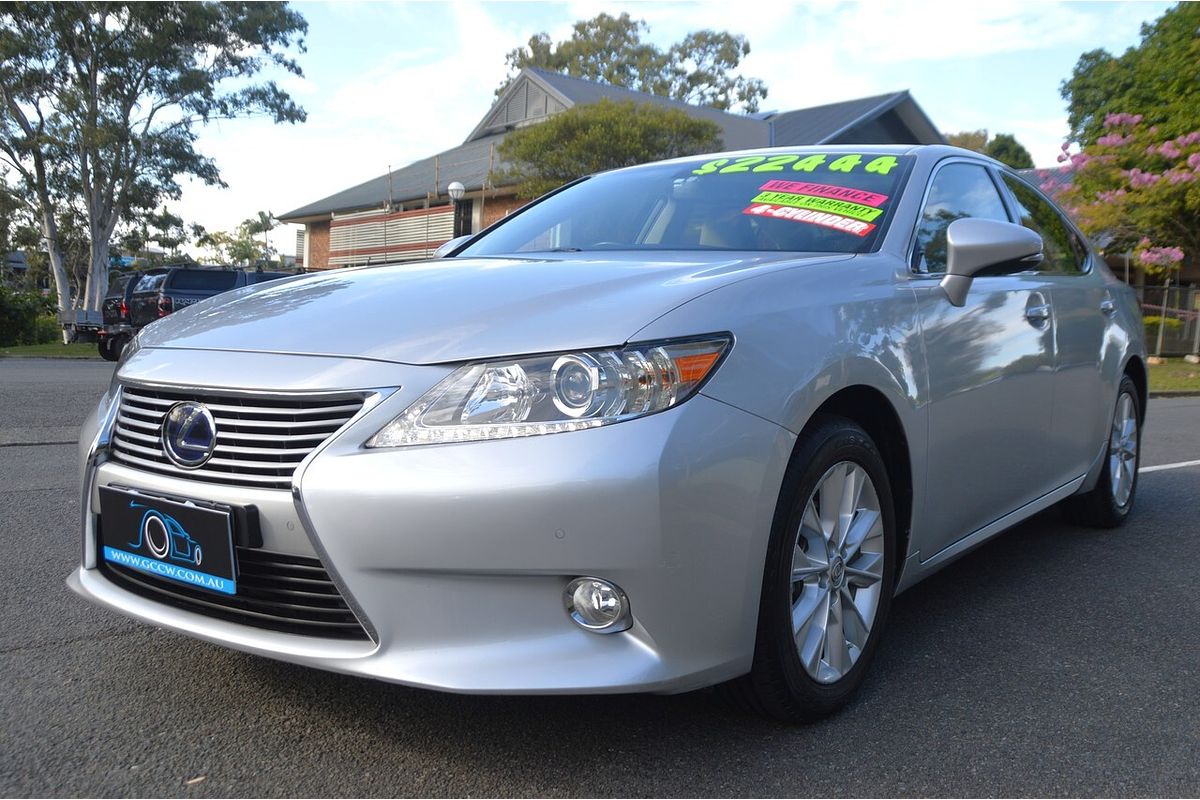 2013 Lexus ES ES300h Luxury AVV60R