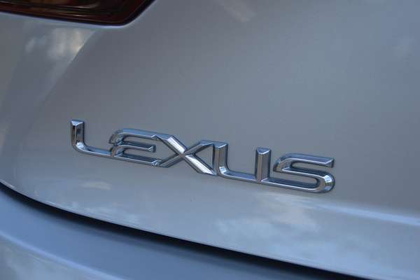 2013 Lexus ES ES300h Luxury AVV60R