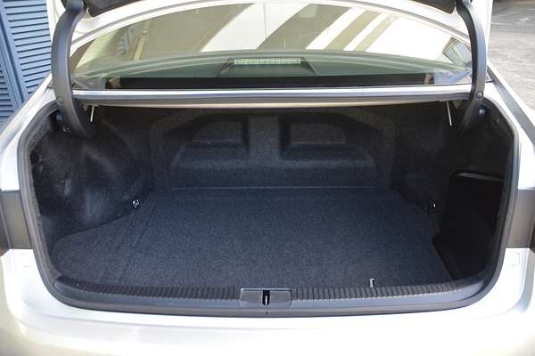 2013 Lexus ES ES300h Luxury AVV60R