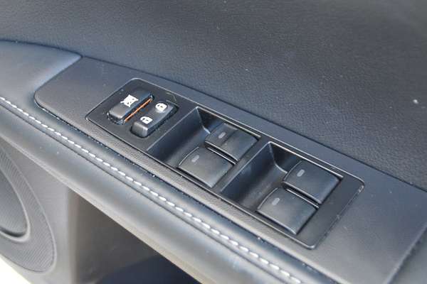 2013 Lexus ES ES300h Luxury AVV60R