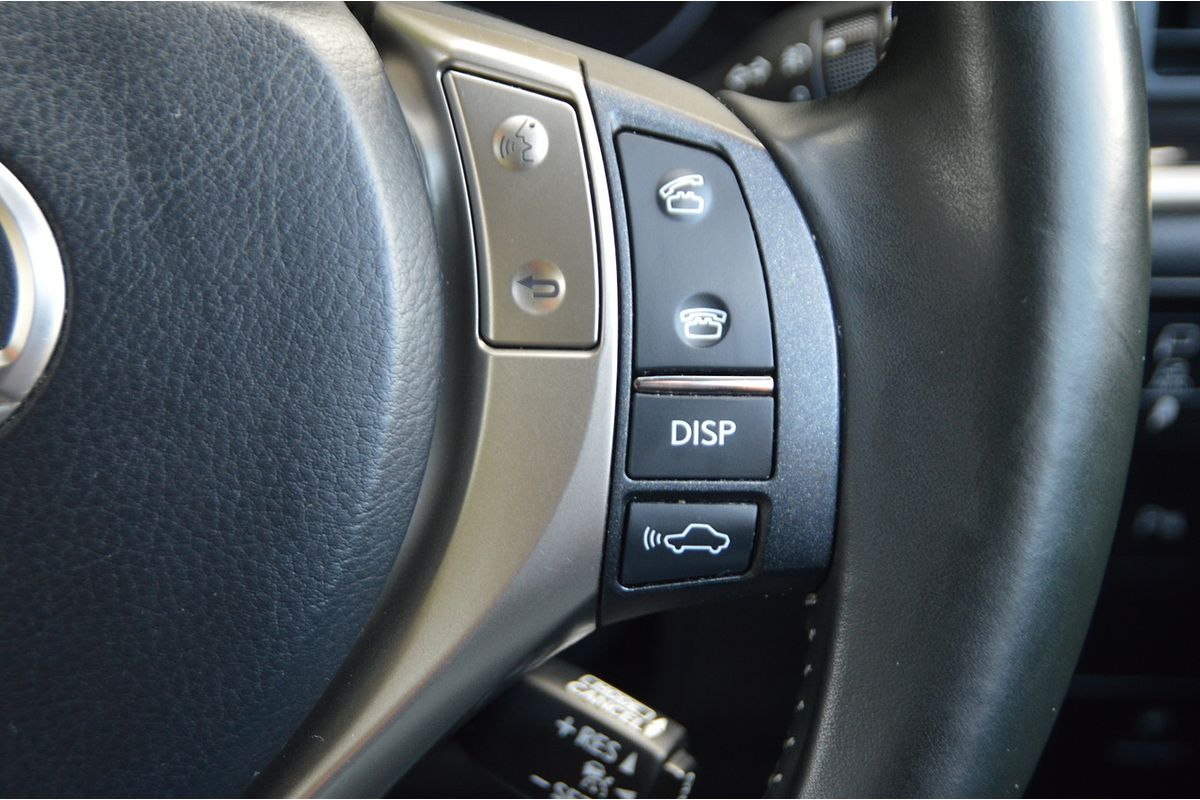 2013 Lexus ES ES300h Luxury AVV60R