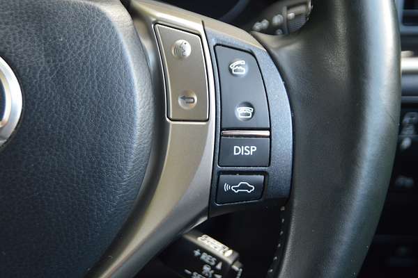 2013 Lexus ES ES300h Luxury AVV60R