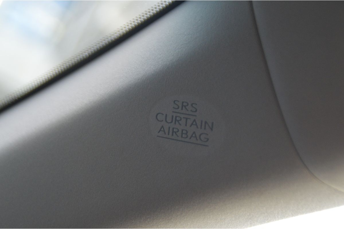 2013 Lexus ES ES300h Luxury AVV60R