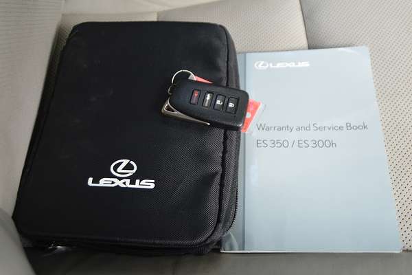 2013 Lexus ES ES300h Luxury AVV60R
