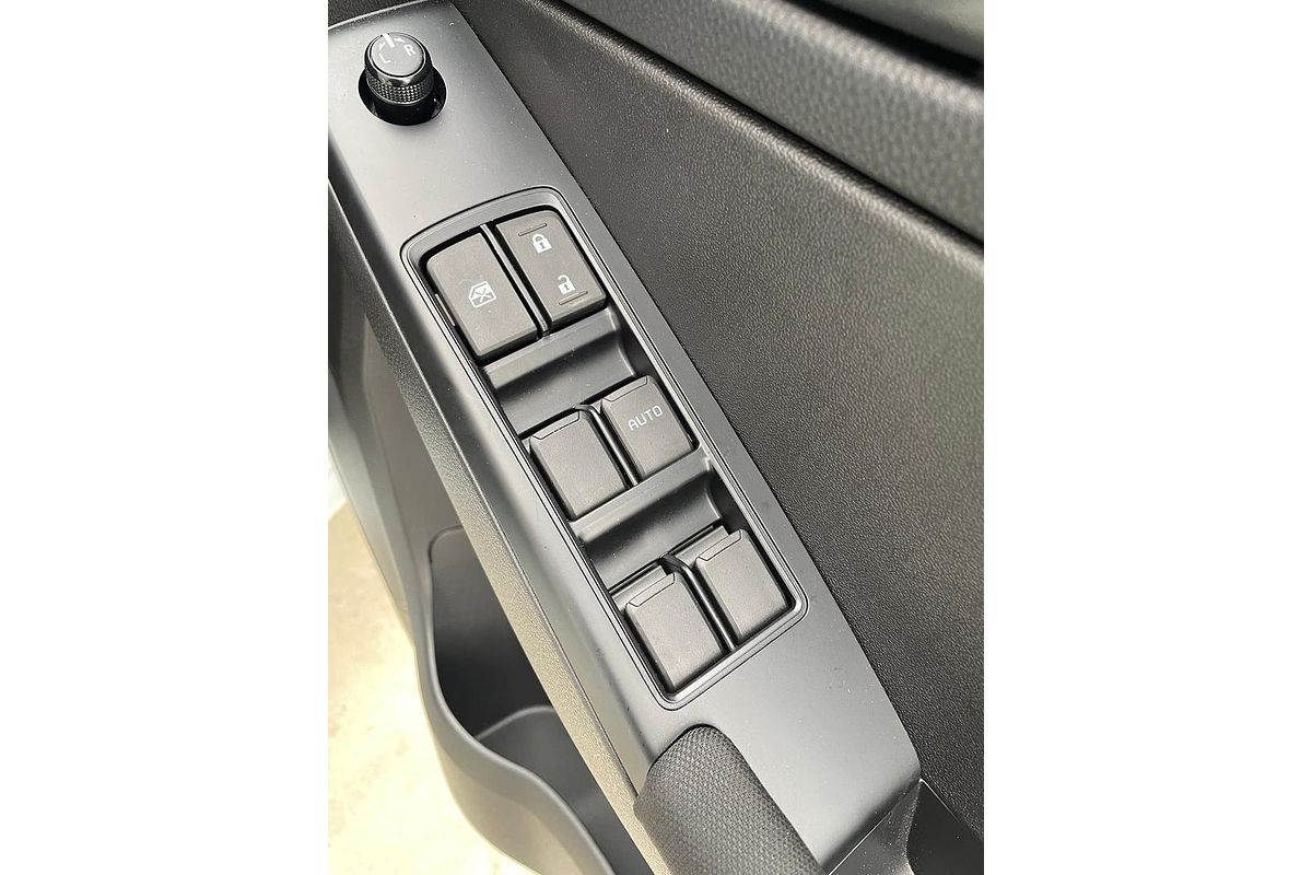 2025 Isuzu D-MAX SX 4X4