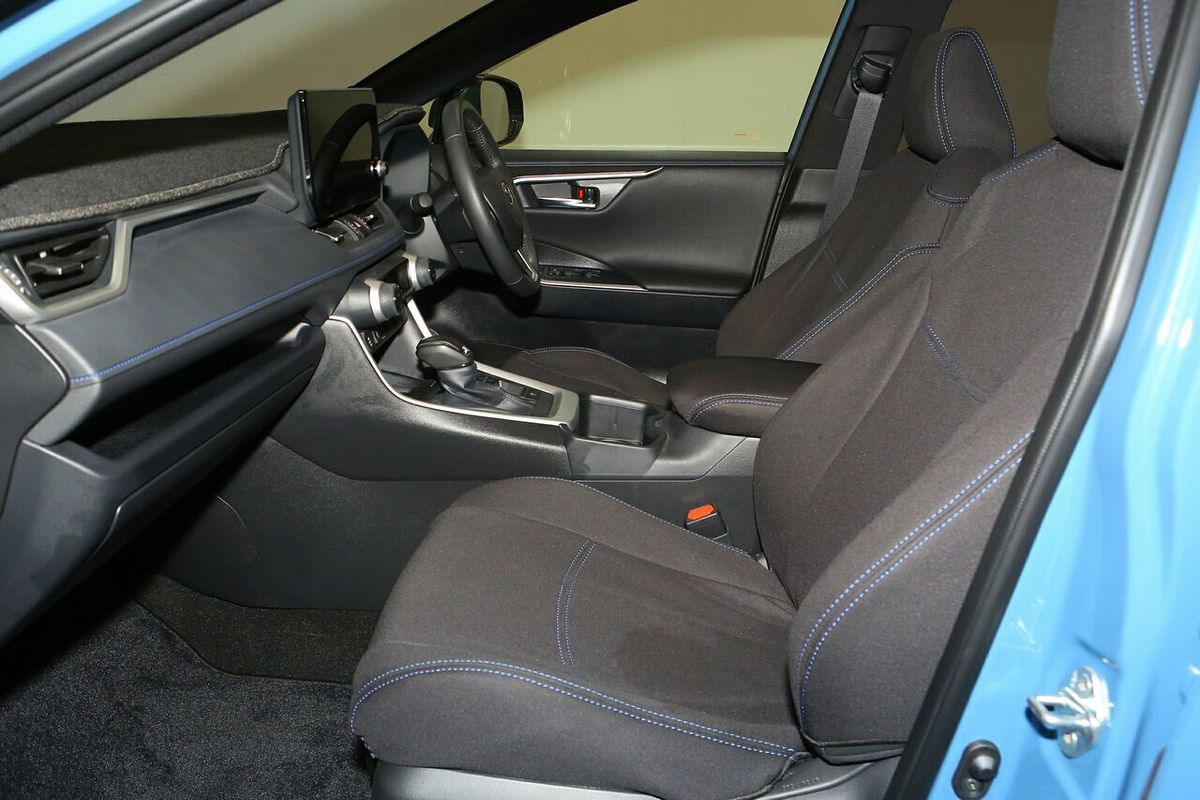 2024 Toyota RAV4 XSE AXAH52R