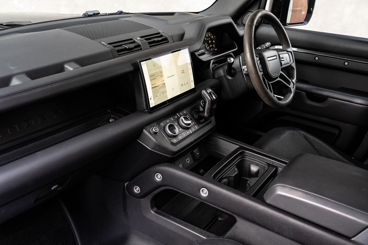2022 Land Rover Defender 110 P525 V8 L663