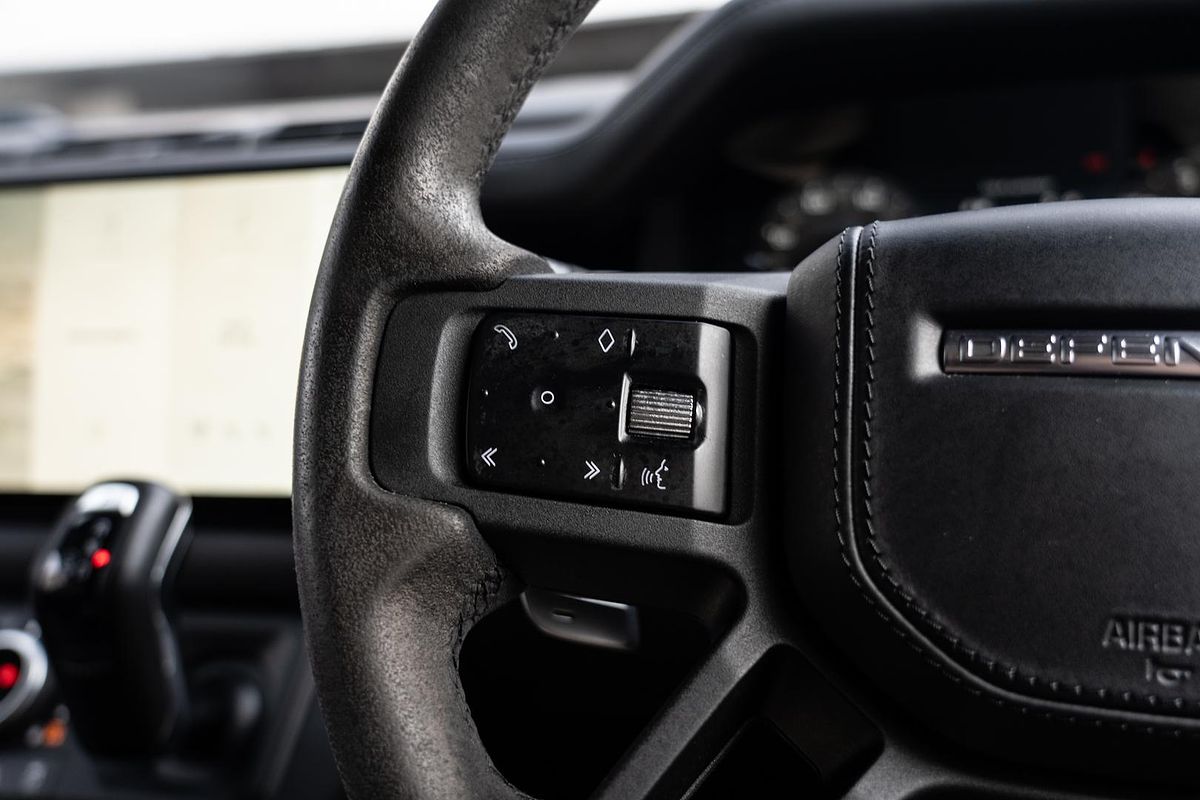 2022 Land Rover Defender 110 P525 V8 L663