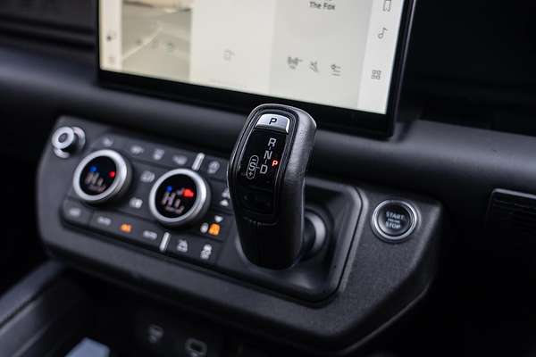 2022 Land Rover Defender 110 P525 V8 L663