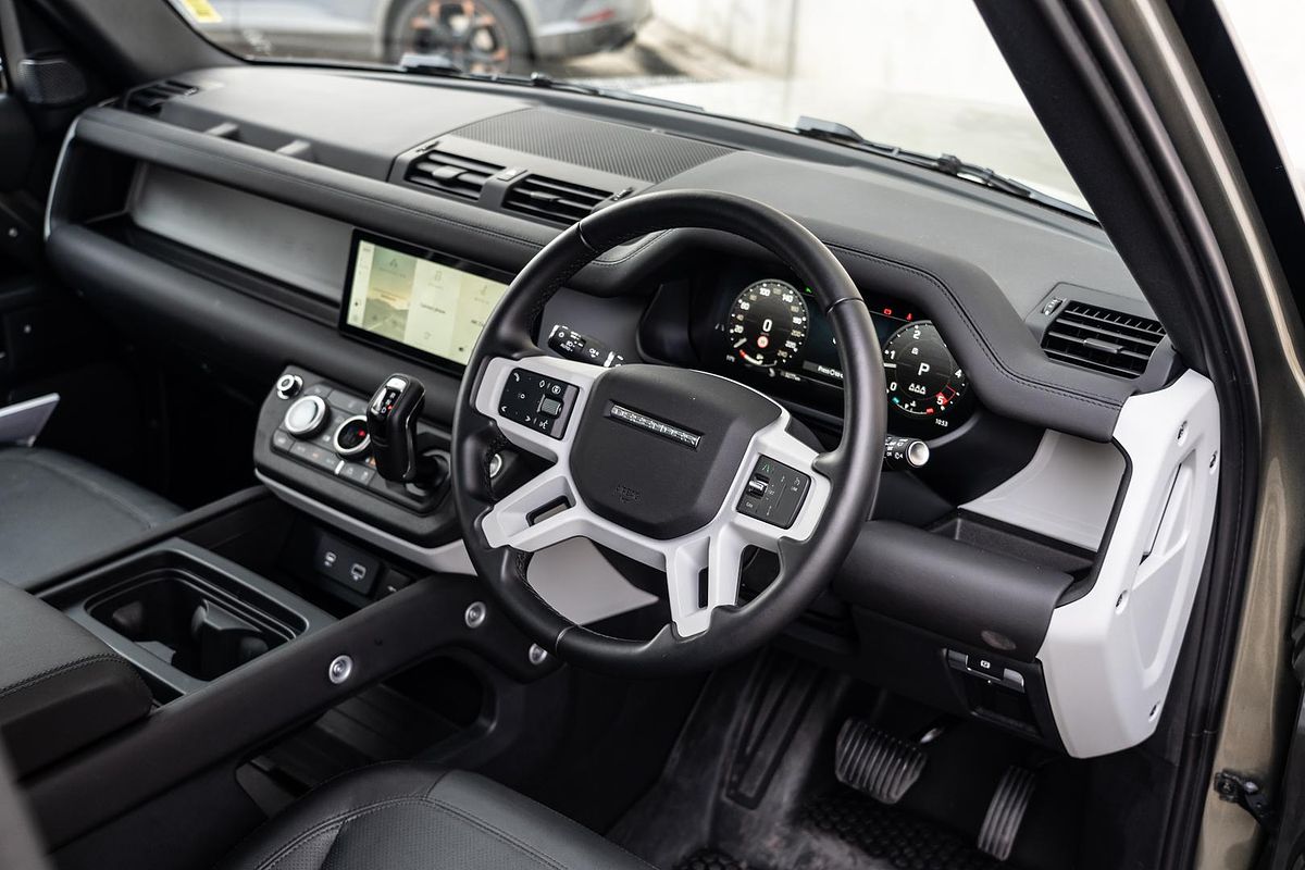 2024 Land Rover Defender 90 D250 S L663