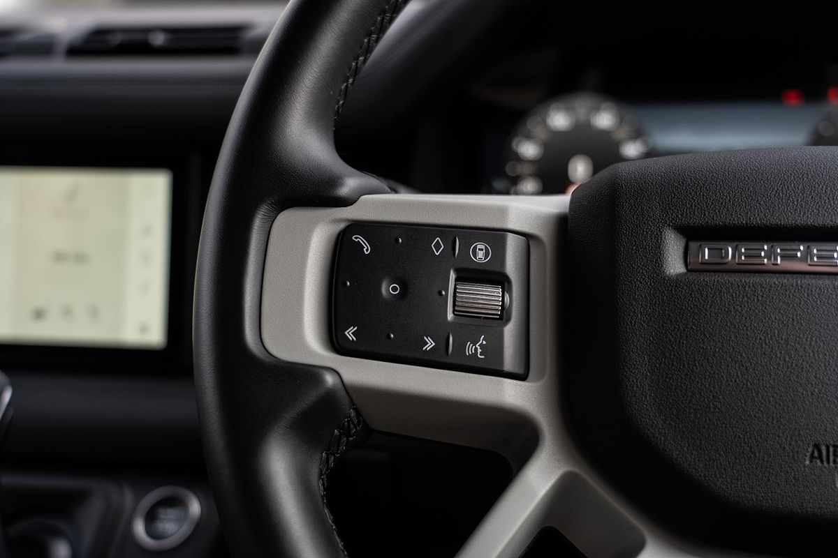 2024 Land Rover Defender 90 D250 S L663