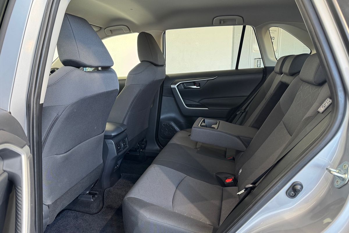 2022 Toyota RAV4 GXL MXAA52R