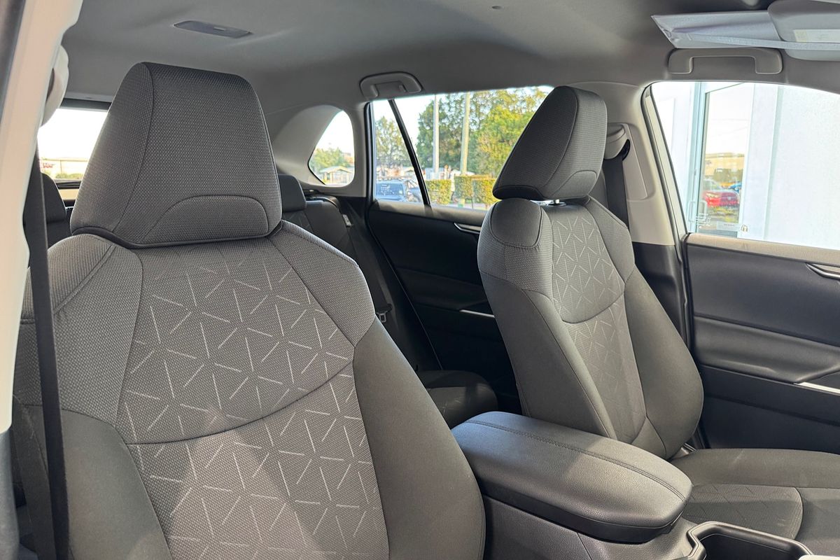 2022 Toyota RAV4 GXL MXAA52R
