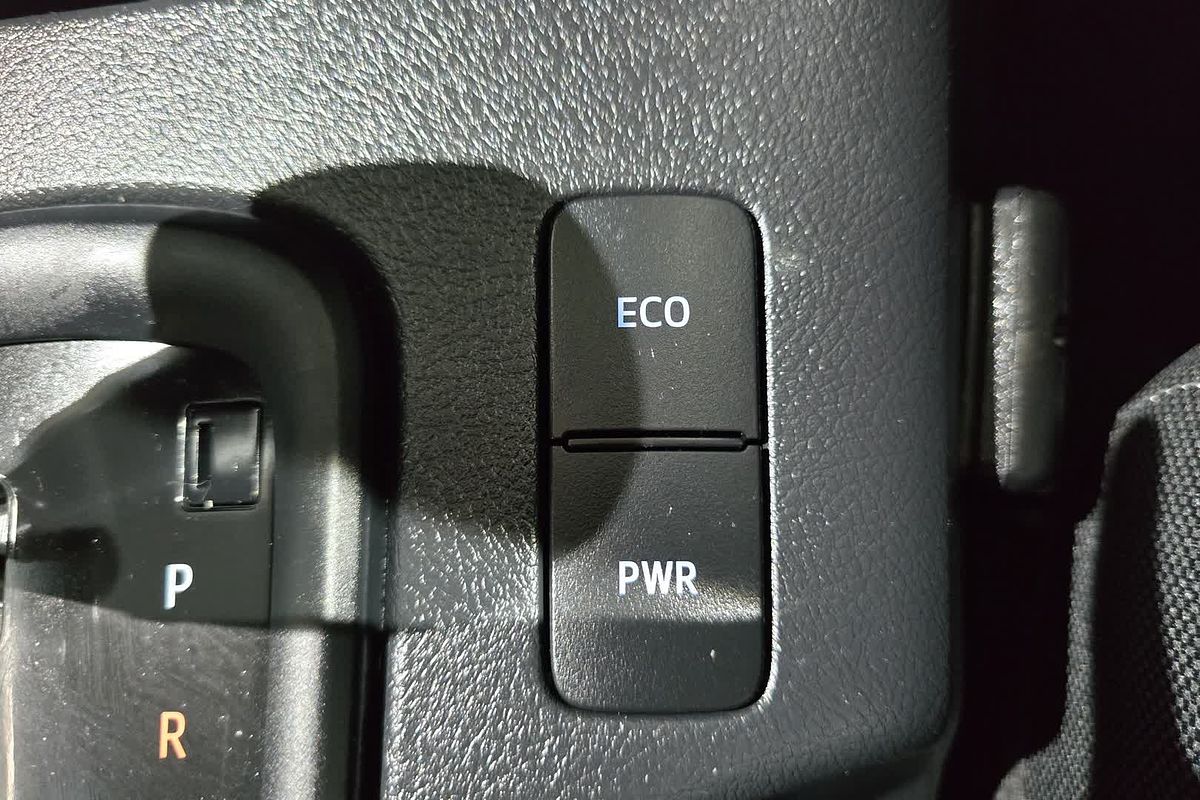 2022 Toyota Hilux Hilux 4x2 SR 2.8L T Diesel Automatic Double Cab GUN136R Rear Wheel Drive
