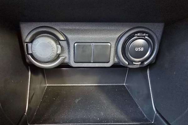 2024 Suzuki Swift Hybrid UZ