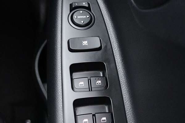 2023 Kia Stonic S YB