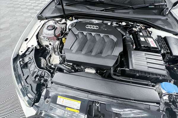 2019 Audi A3 40 TFSI S line plus 8V