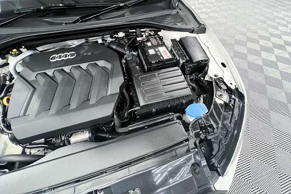 2019 Audi A3 40 TFSI S line plus 8V
