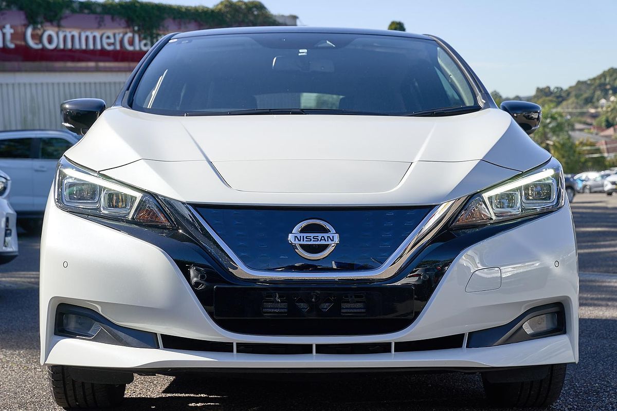 2022 Nissan LEAF ZE1