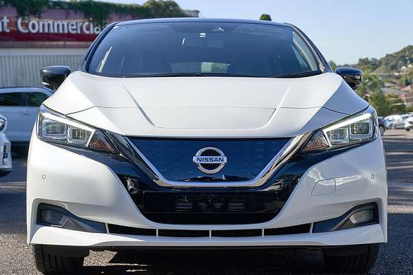 2022 Nissan LEAF ZE1