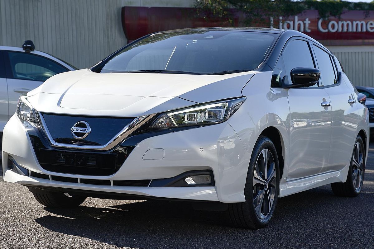 2022 Nissan LEAF ZE1