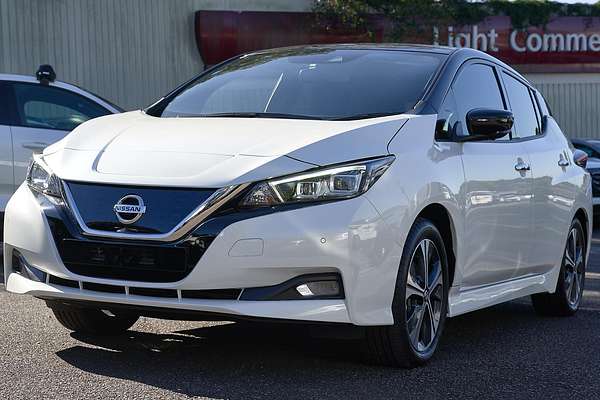 2022 Nissan LEAF ZE1