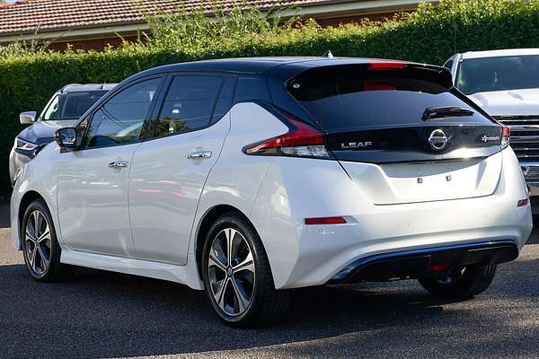 2022 Nissan LEAF ZE1