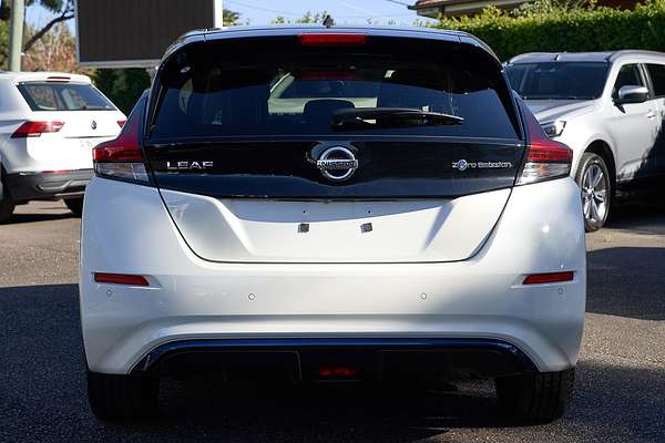 2022 Nissan LEAF ZE1