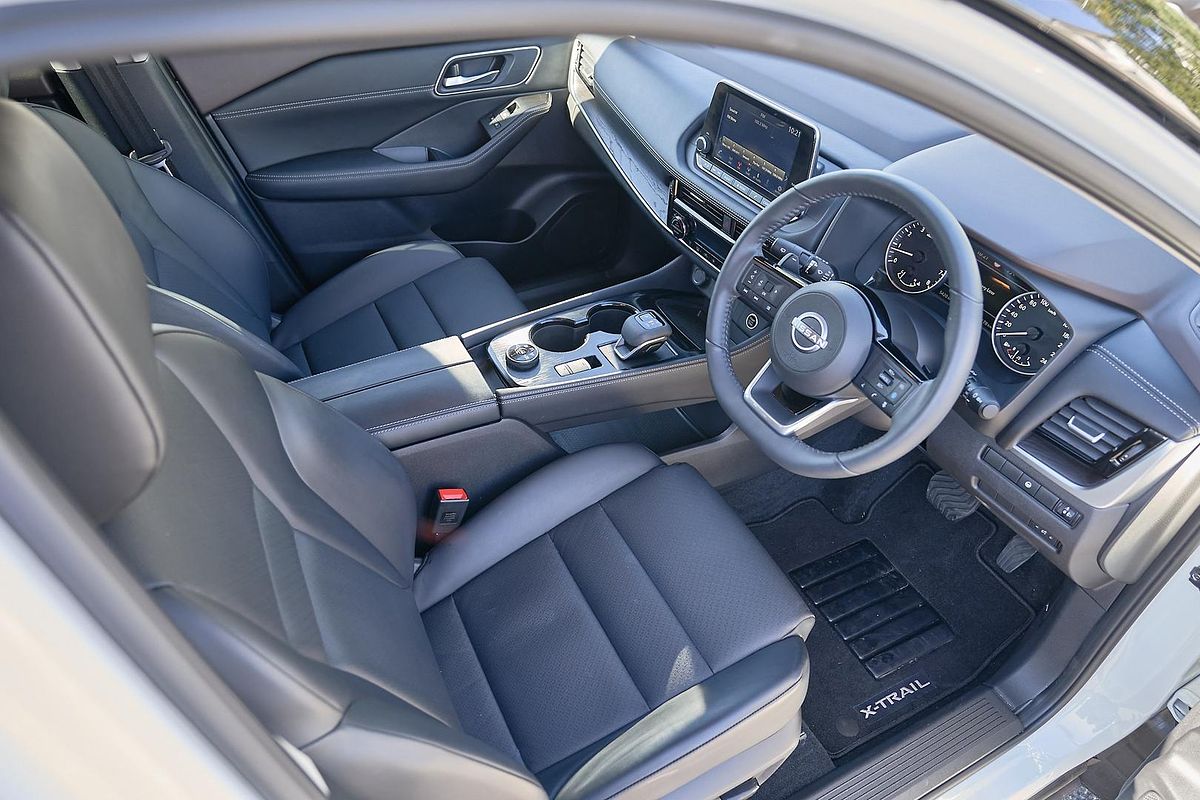 2024 Nissan X-TRAIL ST-L T33